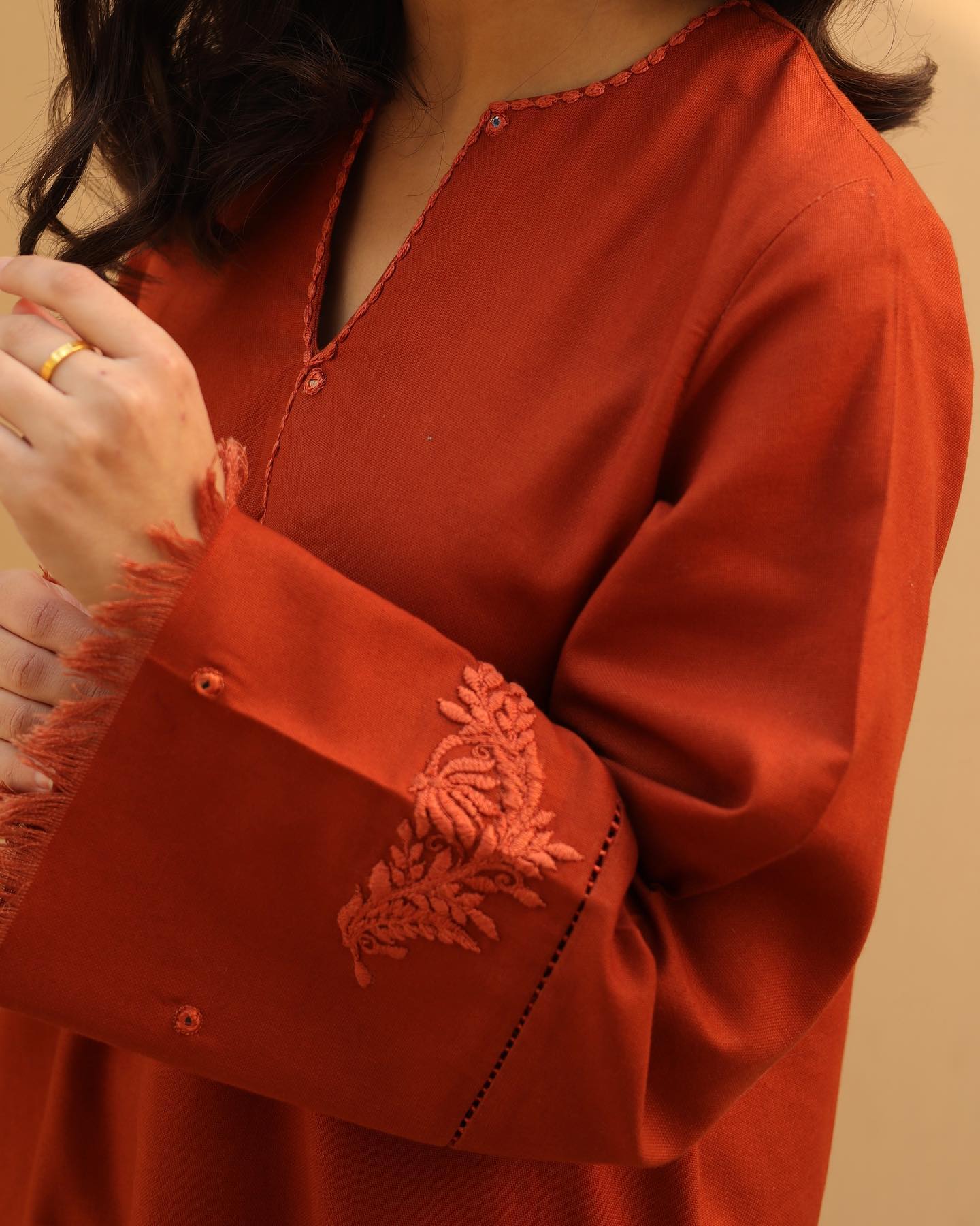 Winter Unstitched 3PCs Dhannak Embroidered Suit with Dhanak Embroidered Shawl RL-585
